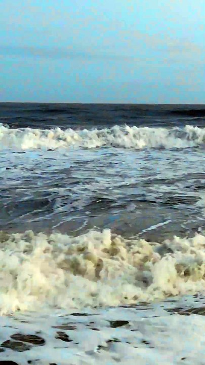 Big waves on Isla Cristina beach 🇪🇦