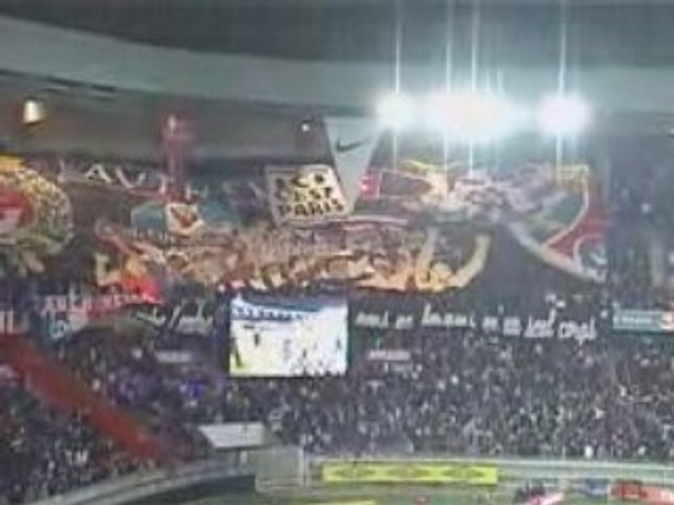 Psg - St Etienne tifo atks