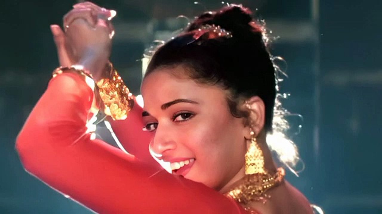 🌹💫 Madhuri Dixit 90s Romantic Song | Evergreen Vibes | Old Is Gold ❤️🎶 #BollywoodRomance #GoldenEraMagic