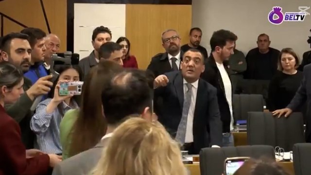 Belediye Meclisi’nde kavga çıktı: 'Elini kırarım senin!'
