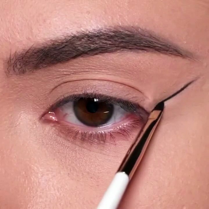 Wing eyes
