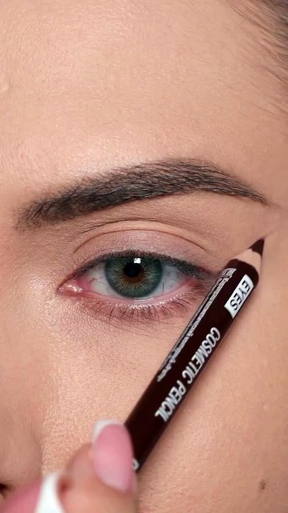 Eye makeup