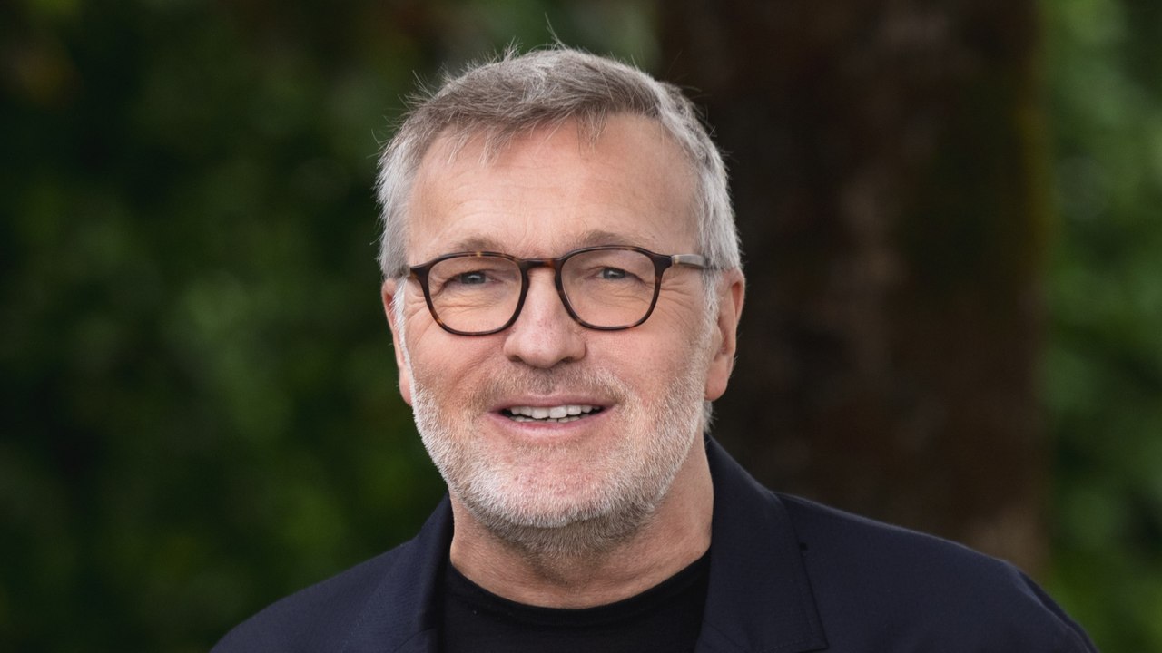 GALA VIDEO - Une rupture amoureuse puis un sacré défi : pour Laurent Ruquier, une nouvelle vie commence !