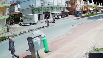 Kaza yapan sürücüler olay yerini terk etti