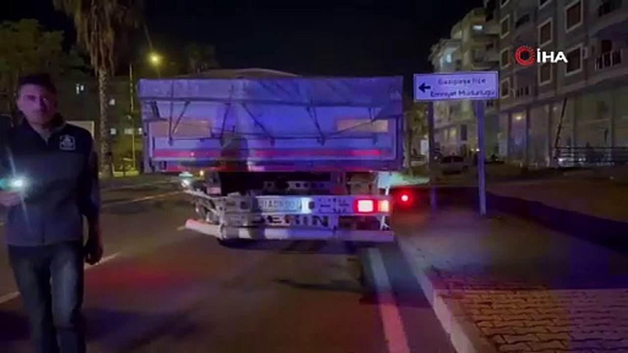 Tıra çarpıp kalbi duran motosikletli ambulanstaki kalp masajıyla hayata döndü