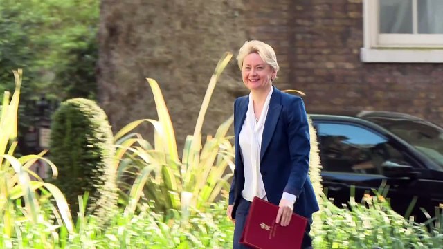 Cabinet arrive at Downing Street as Starmer chairs meeting