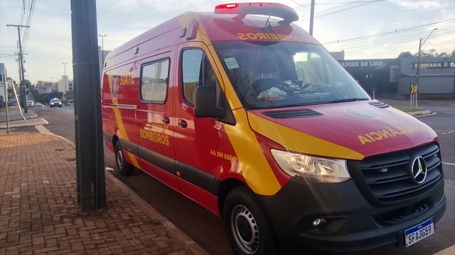 Motociclista fica ferido após colisão com carro na Avenida Rocha Pombo