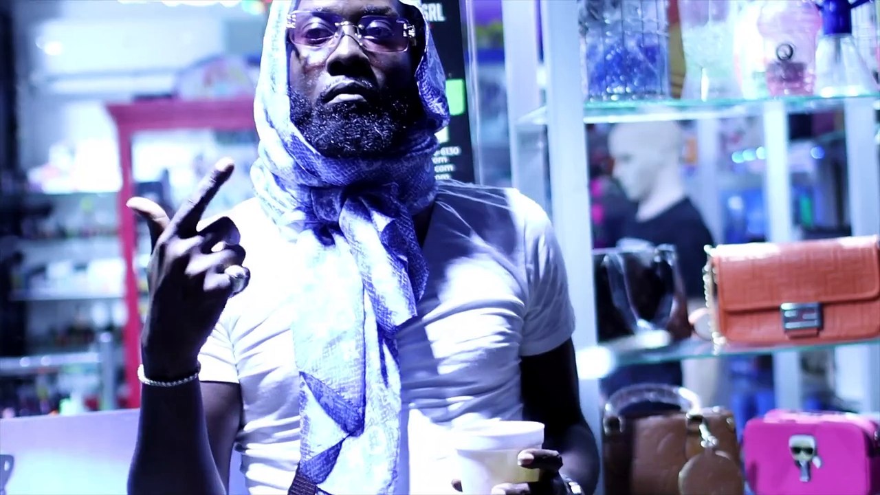 Kochief _SOMO RICOS_ feat. D Show (Official Music Video)
