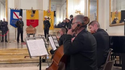 Addio a Roberto De Simone, nel San Carlo riecheggia il Requiem di Mozart