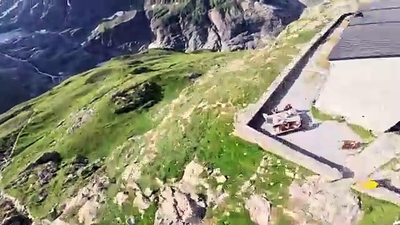 Longest wingsuit fly