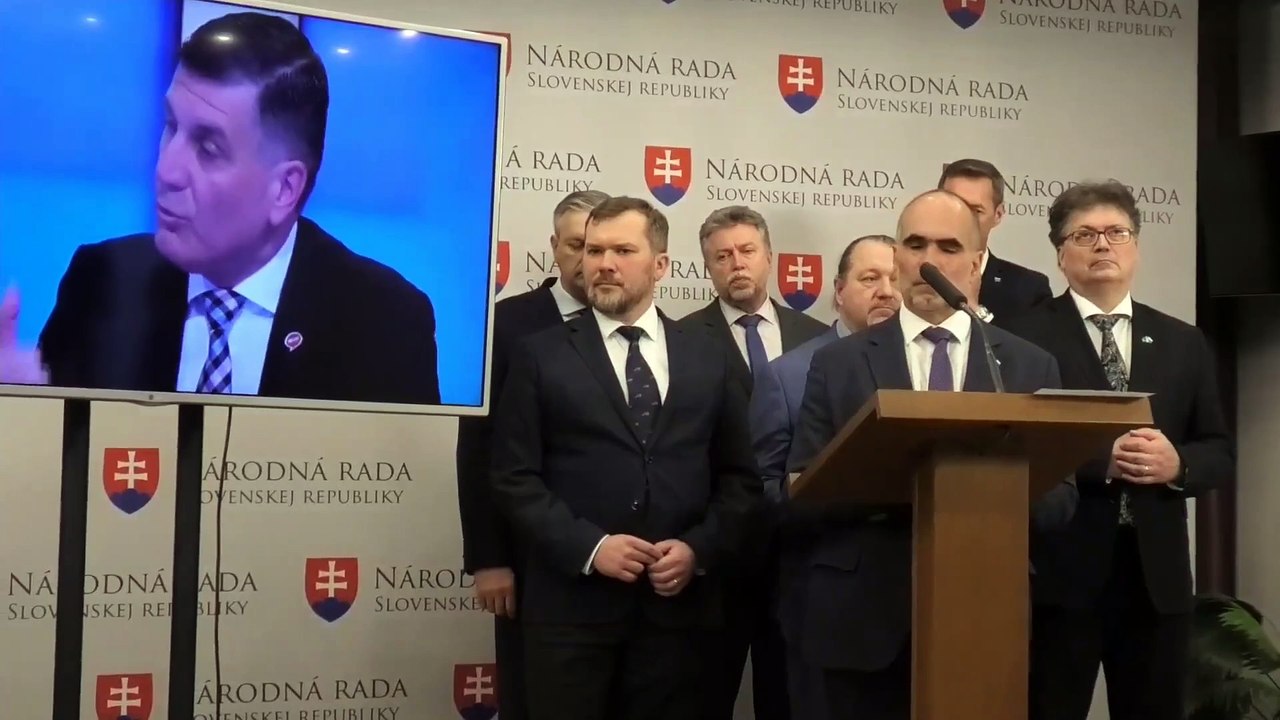 ZÁZNAM: Opozícia vyzýva na stiahnutie novely o „neziskovkách“ z parlamentu