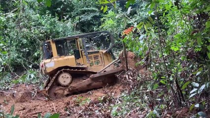 Advantages of D6R XL Bulldozer in Mountain Road Projects