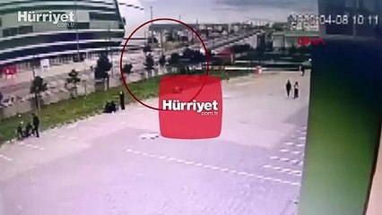 Otomobilin çarptığı bisikletin sürücüsü tarih öğretmeni hayatını kaybetti