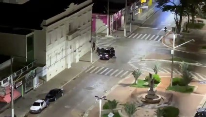 Noite de Terror: quadrilha ataca agência bancária e sede da PM; veja vídeo
