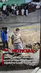Una importante fuga de agua se registró en Naucalpan luego de que un grupo de niños, mientras jugaban en la vía pública, rompieran accidentalmente una tubería.
