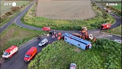 Brasile: dieci morti, tra cui due bambini, in un incidente d'autobus