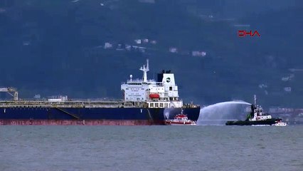 İzmit Körfezi'nde 40 bin ton fuel oil yüklü tankerde yangın çıktı!