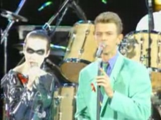 Annie Lennox & David Bowie - Under Pressure