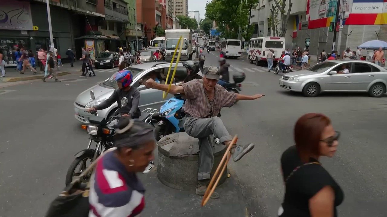 VENEZOLANOS estallan por las DEPORTACIONES de TRUMP