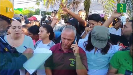 Familias de unos 50 desaparecidos en derrumbe del Jet Set entregan nombres a las autoridades