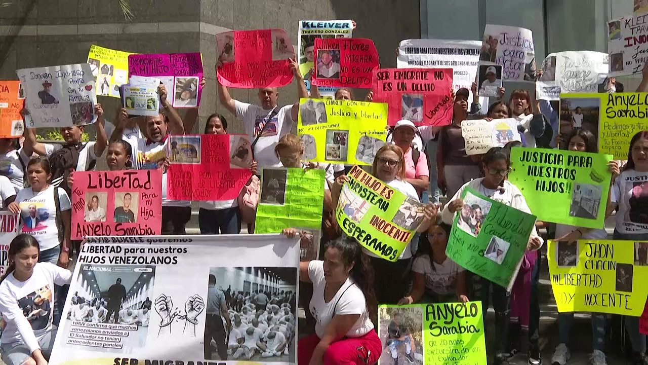 Familias piden a la ONU intervenir por venezolanos en EEUU deportados a El Salvador