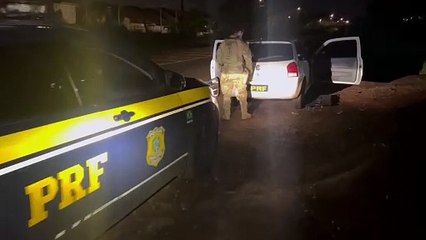 Casal é flagrado com mais de 300 kg de maconha em rodovia do Paraná