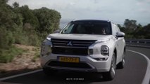 New Mitsubishi Outlander PHEV in White Diamond Driving Video