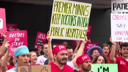 Second day of disruptions as NSW public hospital doctors walk off job