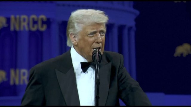 Nuova ondata di dazi di Trump in vigore: per la Cina salgono al 104%