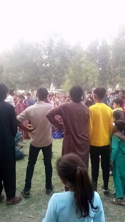 Funny Dance in park in front of Crowd 😂😁