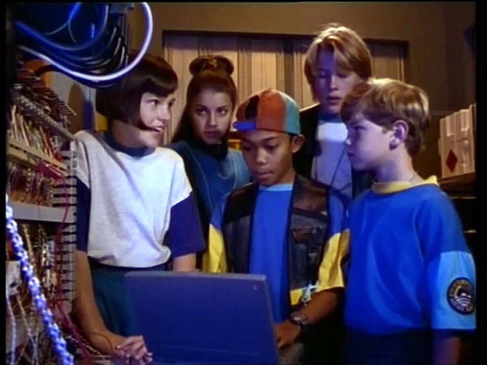 Océane (Ocean Girl) (1994) - Saison 1 - Épisode 7 - Une Drôle de Cargaison (Français VF)