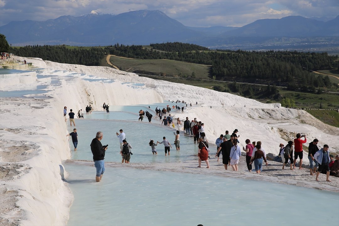 Türkiye'deki ''Harikalar diyarı''! Bulutların üzerinde yürür gibi: Peki nasıl oluştu?