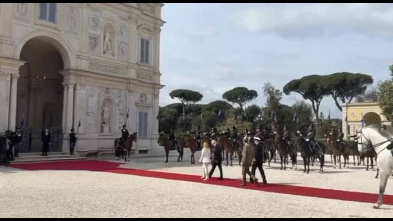 Re Carlo ricevuto da Meloni a Villa Doria Pamphilj