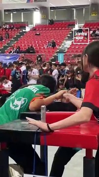 Milli takıma seçilmek için bilek güreşinde kozlarını paylaştılar