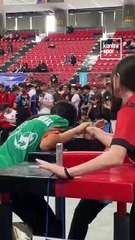 Milli takıma seçilmek için bilek güreşinde kozlarını paylaştılar