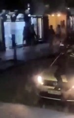Un automovilista se escapó de un control de tránsito y arrastró a un policía en el capot