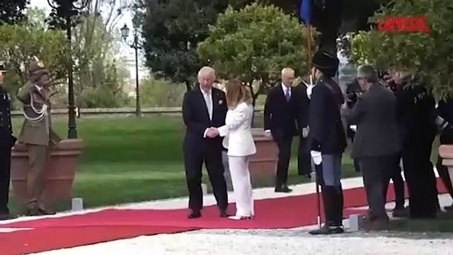 Re Carlo a Roma, il sovrano accolto da Giorgia Meloni a Villa Doria Pamphilj
