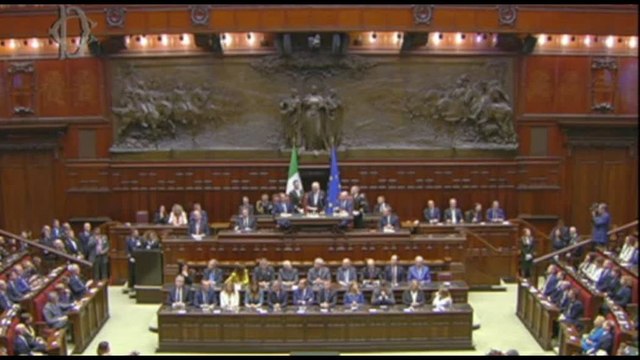 Re Carlo alla Camera in italiano: spero di non rovinare lingua di Dante