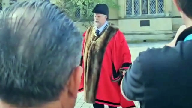 Universal Studios UK: Bedford's mayor takes to the town centre to share the theme park news