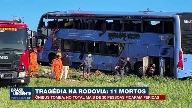 Ônibus tomba e deixa 11 mortos e 36 feridos em estrada de Minas Gerais