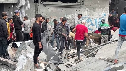 Defensa Civil de Gaza reporta una veintena de muertos en bombardeo israelí contra viviendas