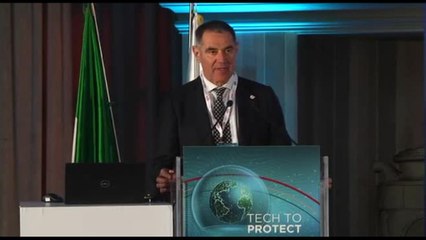 Tecnologia centrale contro catastrofi ambientali e crisi demografica