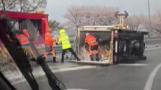 전남 담양 북광주 진출로서 탑차 전도...40대 운전자 경상 / YTN