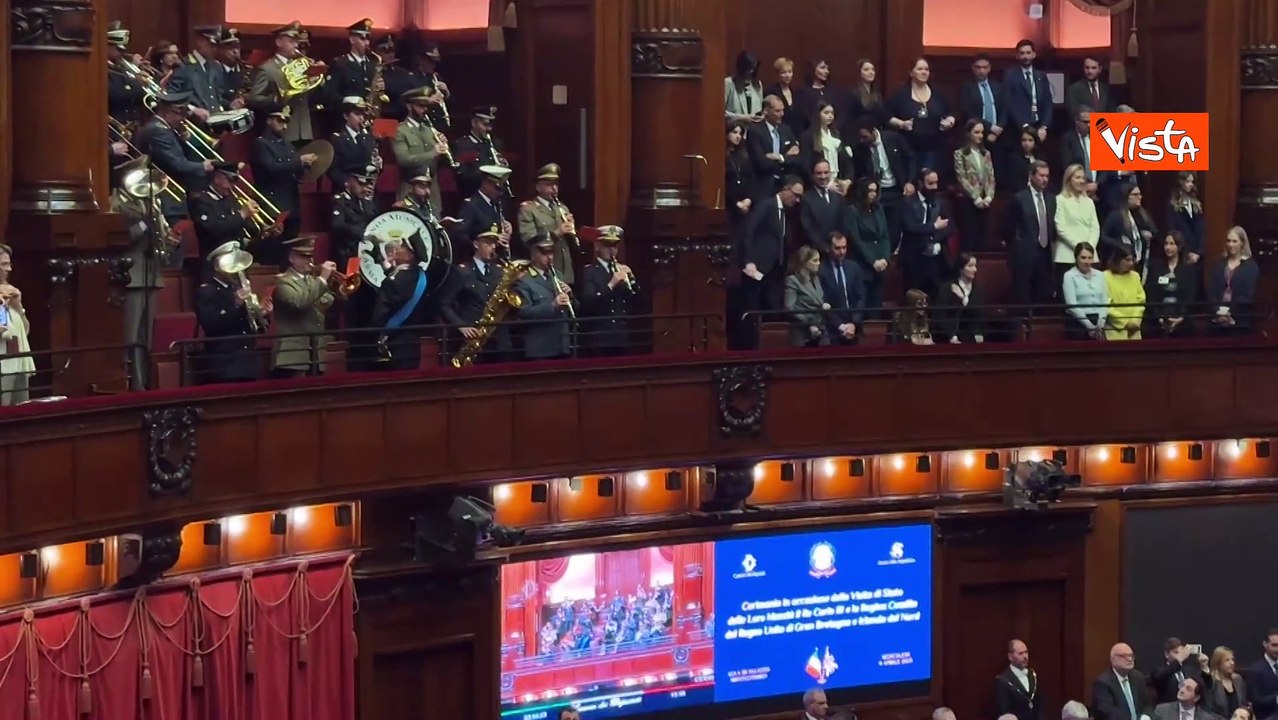 L'inno britannico "God Save the King" risuona nell'Aula della Camera per omaggiare Carlo III