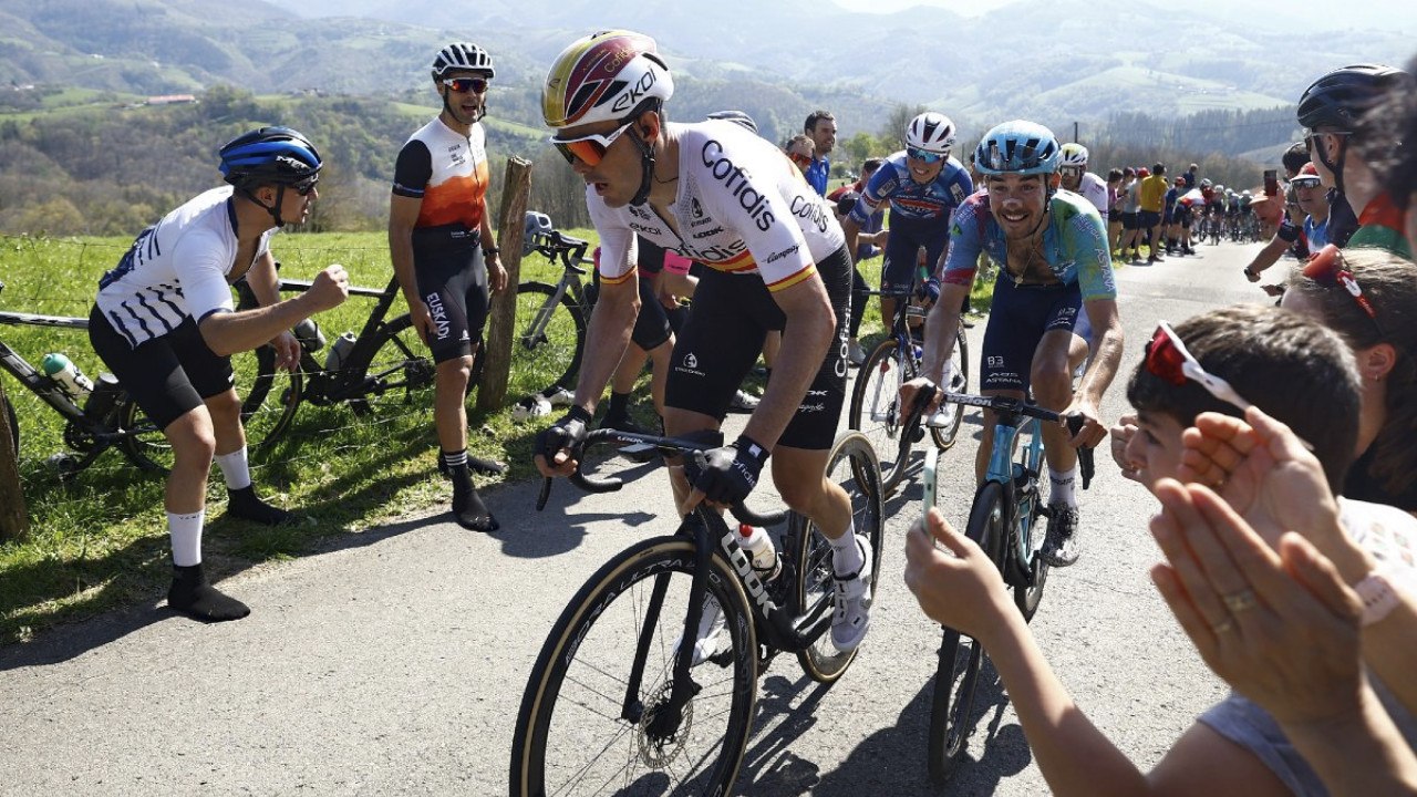 Cycling - Itzulia Basque Country 2025 - Stage 3 highlights... crazy stage and unexpected outcome