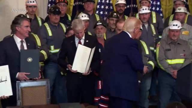 Trump aumenta tarifas para 125% para a China e pausa tarifas recíprocas para o resto do mundo