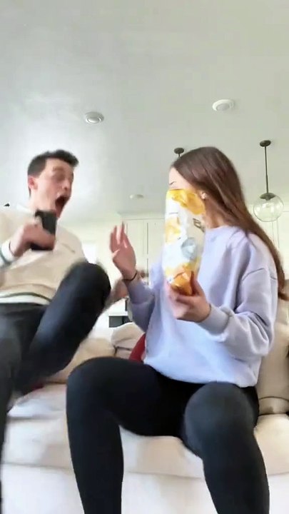 #scareprank #scarecam #scaring #prankvideos #pranks #funny