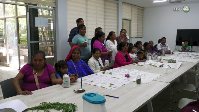 Personas de pueblos originarios se preparan como promotoras de la salud