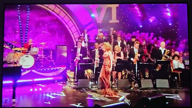 KYLIE MINOGUE - Better Than Today (Friday Night With Jools Holland 2010)