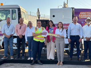 La Paz refuerza limpieza con nuevos camiones y barredora: Alcaldesa Reconoce a Trabajadores